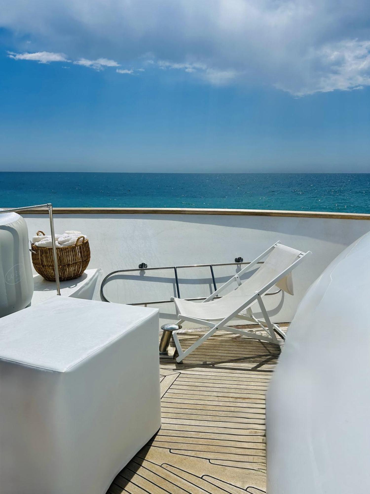 Super Yacht Located In Puerto Banus Hotel มาร์เบยา ภายนอก รูปภาพ